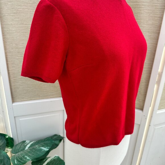 Vintage 1960s Red Short Sleeved Sweater Sweatheart Neckline Sparkly Fabric Retro - Picture 8 of 8